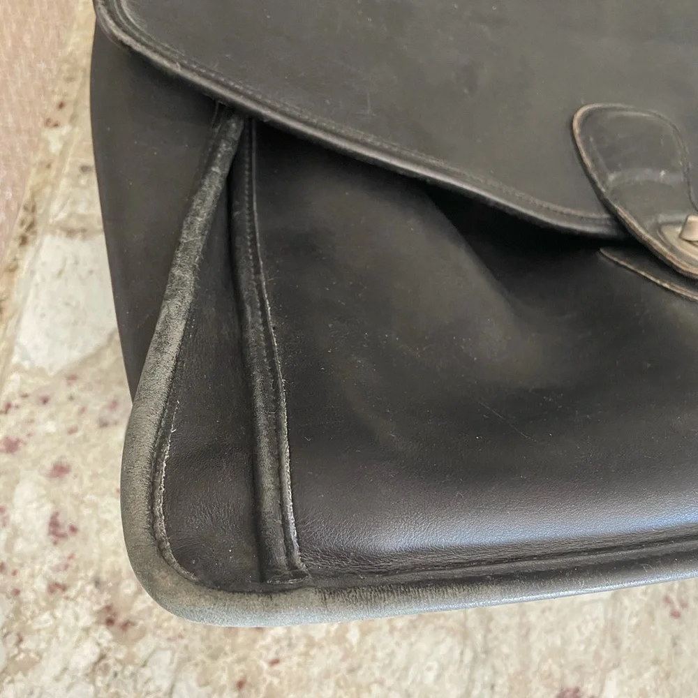 Vintage COACH leather messenger bag